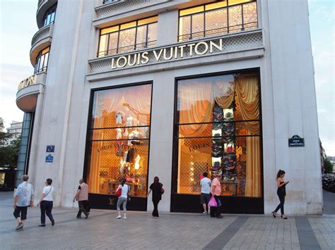 louis vuitton bag paris|louis vuitton paris store website.